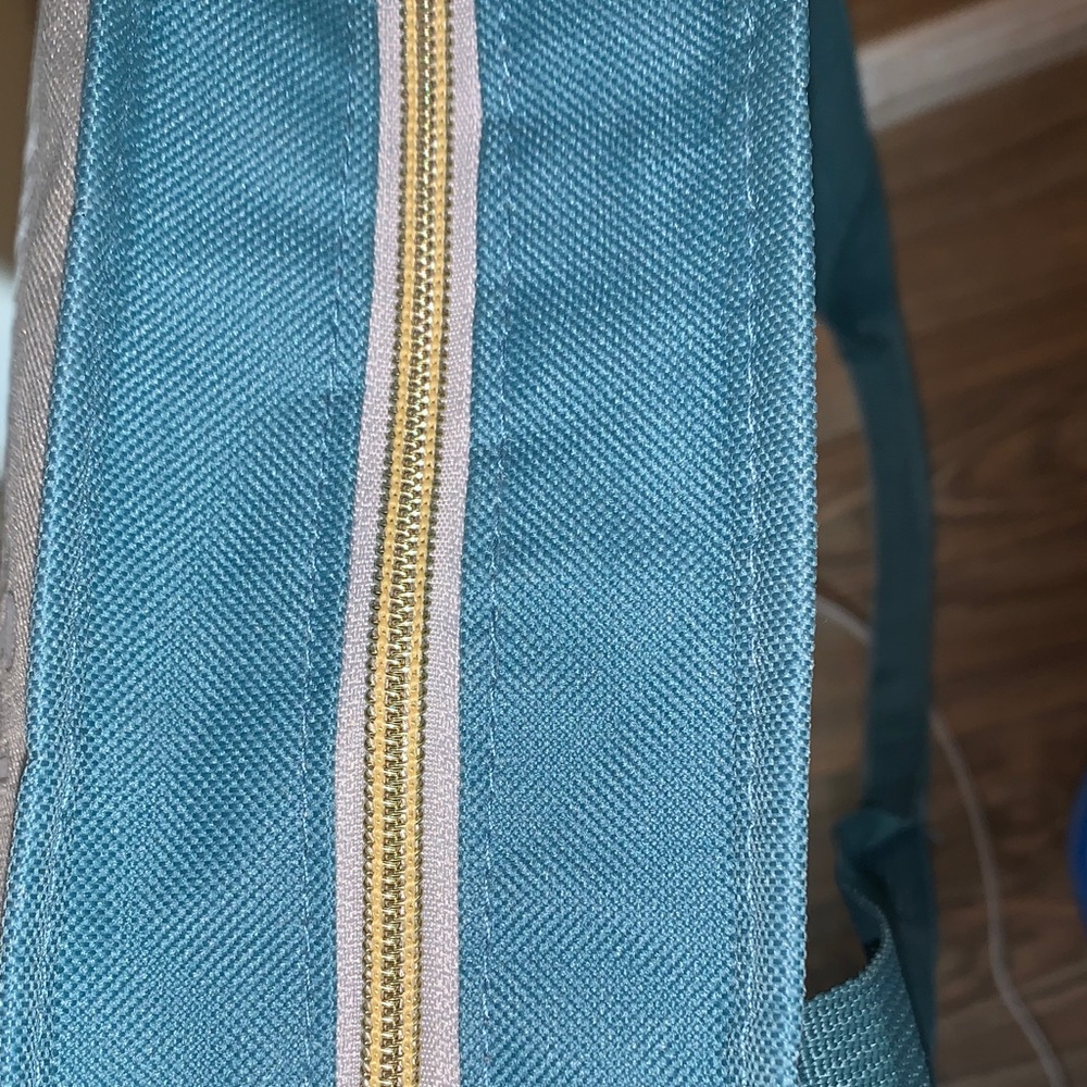 Insulated Pampered Chef Teal and Gray Carryall Tote - Picture 5 of 5